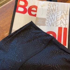 Lululemon crop leggings.